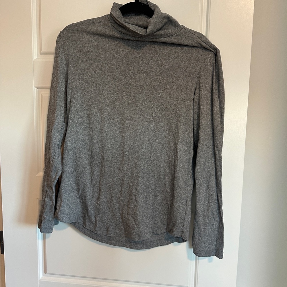 Denver Hayes Gray Long Sleeve Tee